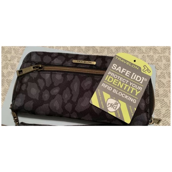 Travelon RDID Cheetah Wristlet Wallet Leopard NIB - Picture 5 of 9